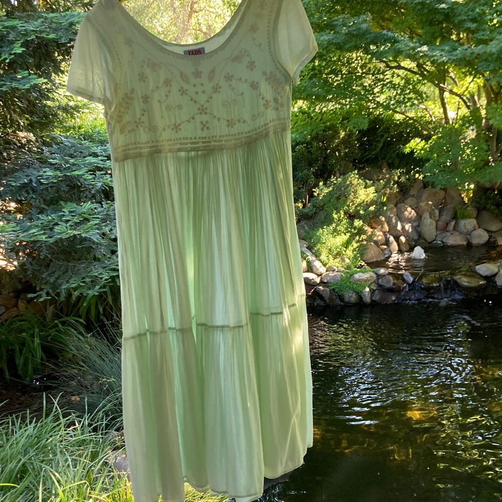 Vintage Honeydew Green Sheer  Embroidered Short-Sleeve Women's MIDI  Dress